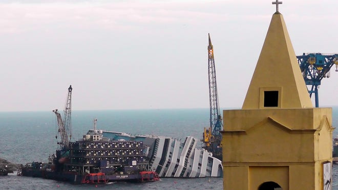 Travel-Cruise Industr_Leff.jpg